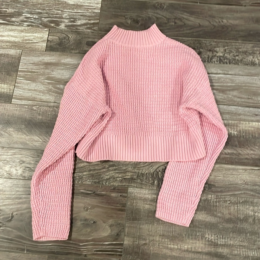XS La heart,  like new pink mock neck sweater.